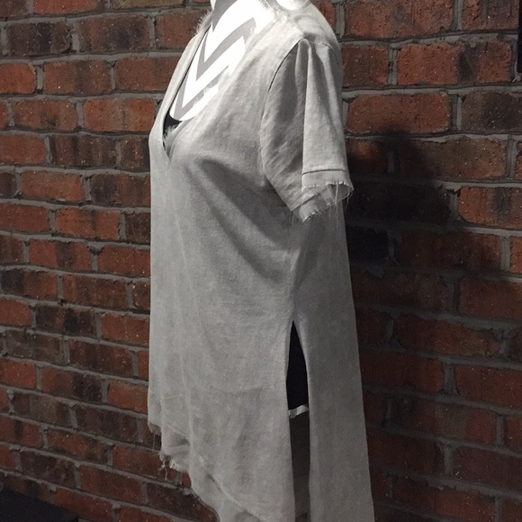 Gilded Intent grey high-low tee. Size M. - Picture 3 of 6